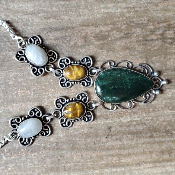 New Nephrite, Tiger Eye and Rainbow Moonstone Silver Necklace. - Picture 15 of 16